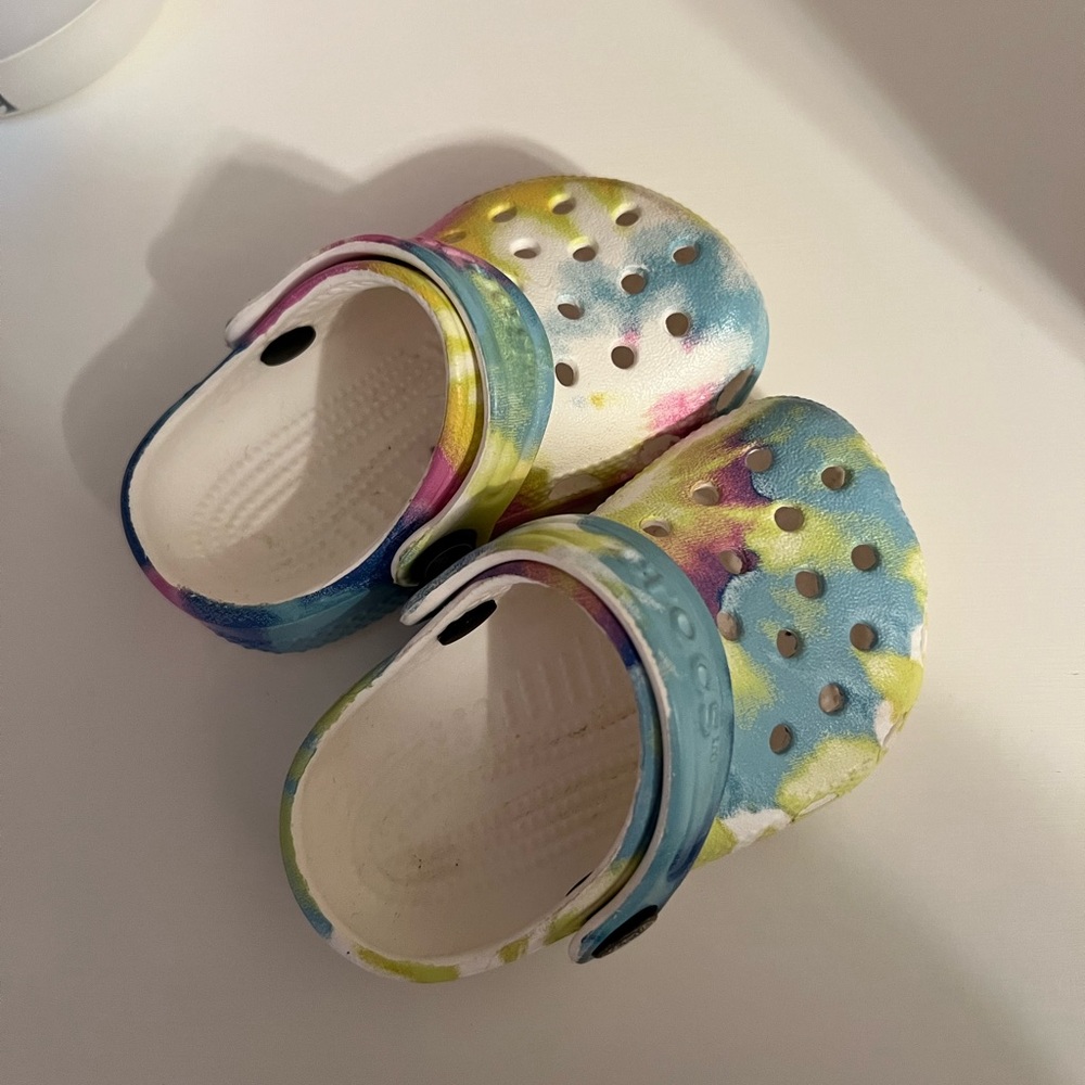 Crocs- like new
